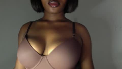 delilah online show from April 19, 2026, 6:21 pm
