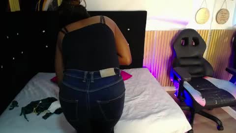 Snapshot of ebony_rizon chatting on June 2, 2026, 1:13 pm ebony_rizon online show from June 2, 2026, 1:13 pm