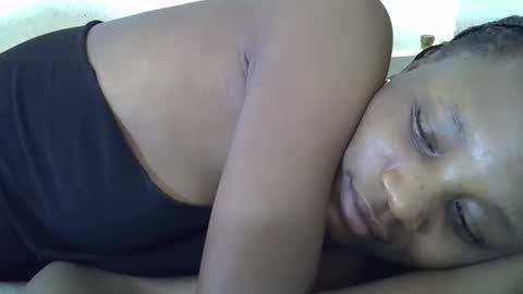 Snapshot of ebonycutegal4 chatting on October 1, 2025, 12:33 pm MELLEN online show from October 1, 2025, 12:33 pm