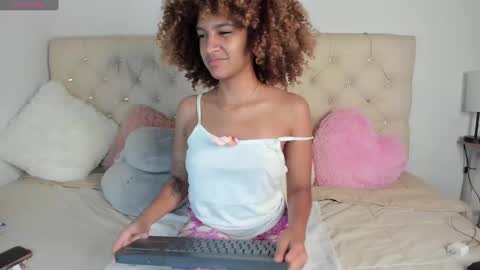 Queen Ebony online show from December 25, 2024, 6:09 pm