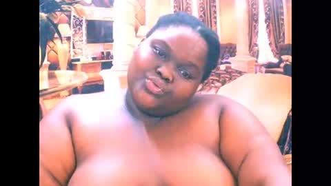 Snapshot of ebonyhotbuns4u2luv chatting on January 16, 2026, 11:25 am ebonyhotbuns4u2luv online show from January 16, 2026, 11:25 am