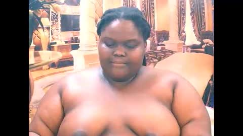 Snapshot of ebonyhotbuns4u2luv chatting on January 17, 2026, 12:10 pm ebonyhotbuns4u2luv online show from January 17, 2026, 12:10 pm