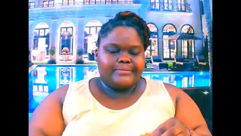 Snapshot of ebonyhotbuns4u2luv chatting on February 1, 2026, 7:23 pm ebonyhotbuns4u2luv online show from February 1, 2026, 7:23 pm