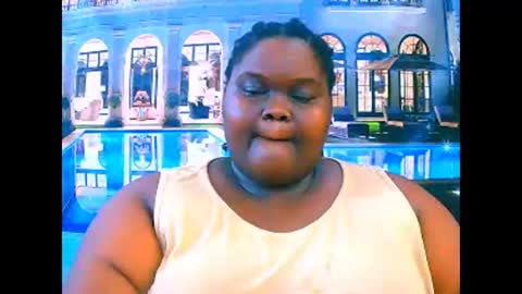 Snapshot of ebonyhotbuns4u2luv chatting on February 19, 2026, 9:38 am ebonyhotbuns4u2luv online show from February 19, 2026, 9:38 am