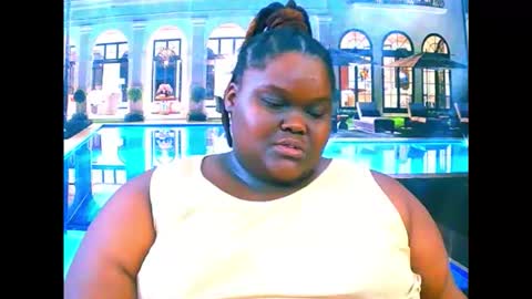 Snapshot of ebonyhotbuns4u2luv chatting on March 26, 2026, 10:32 am ebonyhotbuns4u2luv online show from March 26, 2026, 10:32 am