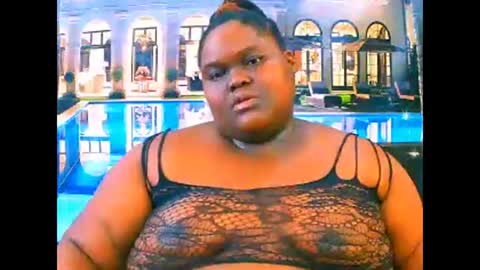 Snapshot of ebonyhotbuns4u2luv chatting on April 1, 2026, 11:00 am ebonyhotbuns4u2luv online show from April 1, 2026, 11:00 am