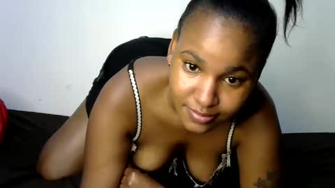 Snapshot of ebonyluna229320 chatting on January 17, 2025, 3:55 am i am clara online show from January 17, 2025, 3:55 am