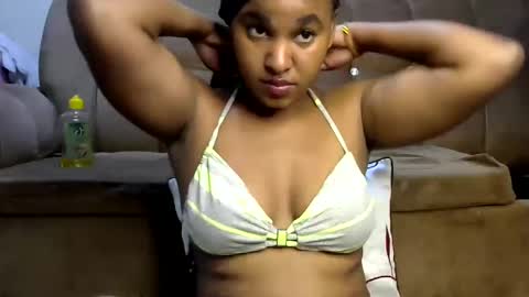 Snapshot of ebonyluna229320 chatting on February 25, 2025, 6:09 pm i am clara online show from February 25, 2025, 6:09 pm