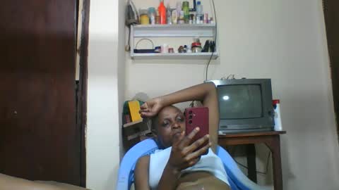Snapshot of ebonyqueen4 chatting on October 19, 2025, 12:50 pm JACKLINE online show from October 19, 2025, 12:50 pm