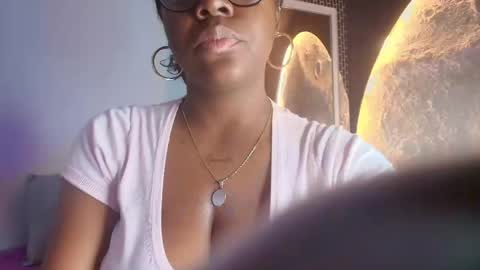ebonyrosee_ online show from June 8, 2026, 12:05 pm
