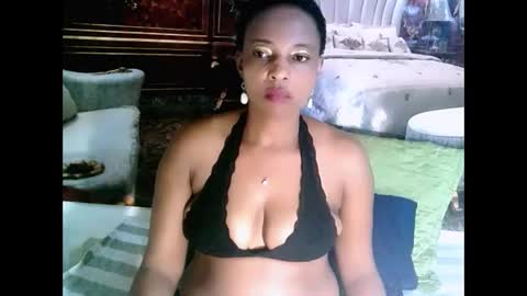 Snapshot of ebonyseductionz chatting on January 21, 2025, 9:36 pm Zammy online show from January 21, 2025, 9:36 pm