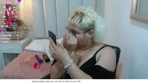 Snapshot of echypyon_tk chatting on June 11, 2026, 3:04 am Echypyon tk online show from June 11, 2026, 3:04 am
