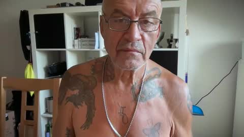 Snapshot of eddelmar chatting on May 21, 2026, 6:09 am eddelmar online show from May 21, 2026, 6:09 am