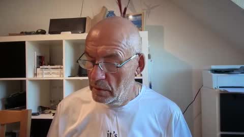 Snapshot of eddelmar chatting on May 23, 2026, 2:10 pm eddelmar online show from May 23, 2026, 2:10 pm