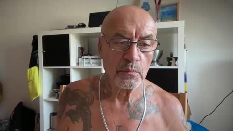 Snapshot of eddelmar chatting on May 24, 2026, 2:44 pm eddelmar online show from May 24, 2026, 2:44 pm