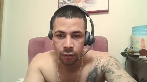 eddgarzay08 online show from April 21, 2026, 1:42 am