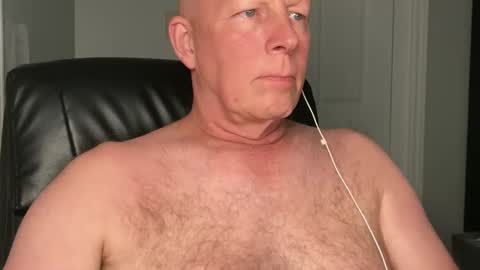 Snapshot of eddygl1968 chatting on January 27, 2025, 2:10 am Eddy online show from January 27, 2025, 2:10 am