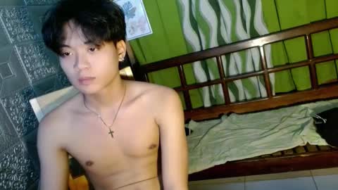 edelcum_xx online show from February 18, 2025, 4:05 pm