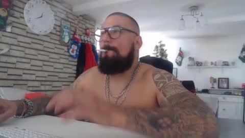 edgarram83 online show from November 21, 2025, 6:39 pm