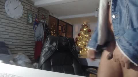 edgarram83 online show from December 19, 2025, 2:07 am