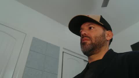 Snapshot of edge_masters chatting on December 15, 2024, 4:59 pm EdgeM online show from December 15, 2024, 4:59 pm