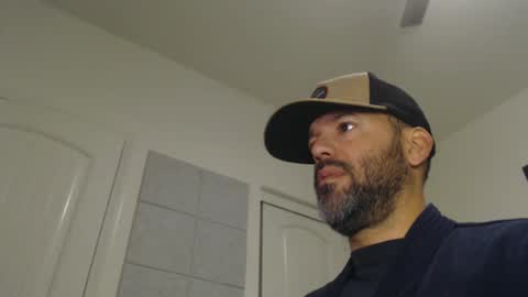 Snapshot of edge_masters chatting on December 22, 2024, 2:49 pm EdgeM online show from December 22, 2024, 2:49 pm