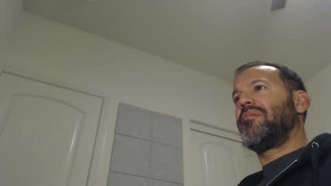 Snapshot of edge_masters chatting on December 23, 2024, 4:01 am EdgeM online show from December 23, 2024, 4:01 am