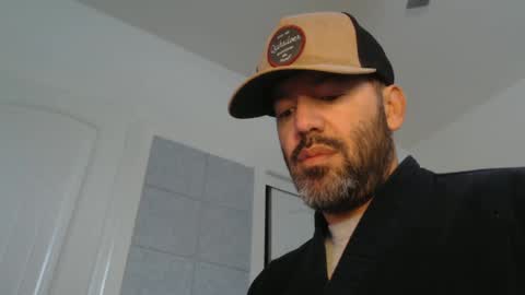 Snapshot of edge_masters chatting on January 3, 2025, 3:55 pm EdgeM online show from January 3, 2025, 3:55 pm