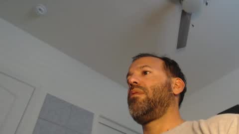 Snapshot of edge_masters chatting on February 25, 2025, 12:36 am EdgeM online show from February 25, 2025, 12:36 am