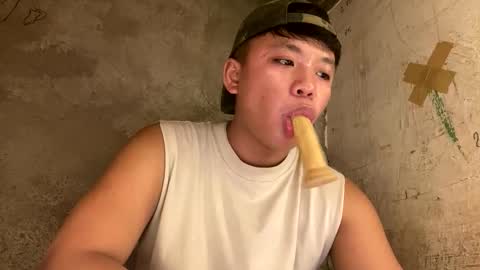 Snapshot of edrianburca052 chatting on April 4, 2026, 8:28 pm urasian chub online show from April 4, 2026, 8:28 pm