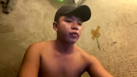 Snapshot of edrianburca052 chatting on April 15, 2026, 7:58 pm urasian chub online show from April 15, 2026, 7:58 pm