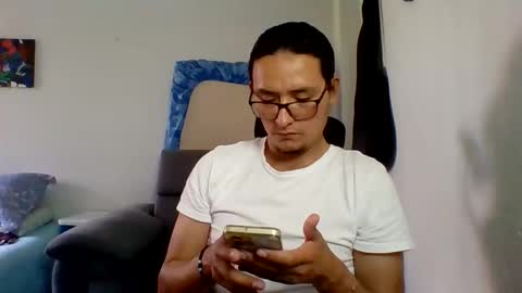 edward1996527421 online show from May 9, 2026, 7:19 pm