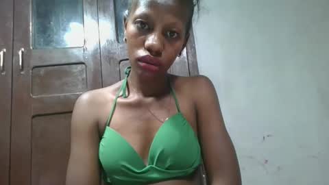 Snapshot of edwige770943 chatting on May 24, 2026, 5:01 am edwige770943 online show from May 24, 2026, 5:01 am