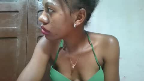 Snapshot of edwige770943 chatting on May 30, 2026, 8:17 pm edwige770943 online show from May 30, 2026, 8:17 pm