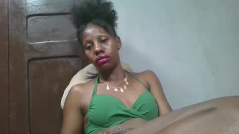 Snapshot of edwige770943 chatting on June 5, 2026, 7:52 pm edwige770943 online show from June 5, 2026, 7:52 pm