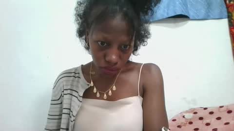 Snapshot of edwige770943 chatting on June 8, 2026, 2:12 am edwige770943 online show from June 8, 2026, 2:12 am