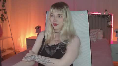 EVA NON NUDE online show from March 28, 2026, 5:12 pm