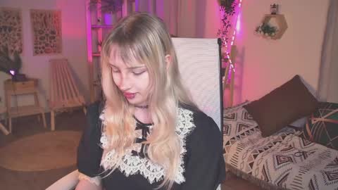 EVA NON NUDE online show from April 1, 2026, 5:10 pm