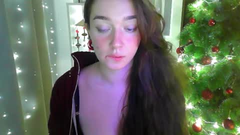 Snapshot of effie_balconii chatting on December 26, 2024, 1:32 pm effie_balconii online show from December 26, 2024, 1:32 pm
