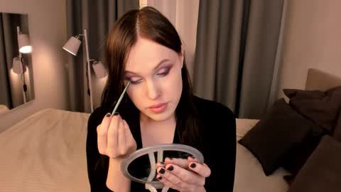 Effie Mur online show from March 5, 2026, 9:33 pm