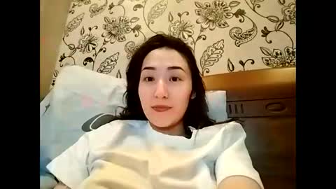 Effy online show from December 5, 2025, 4:25 pm