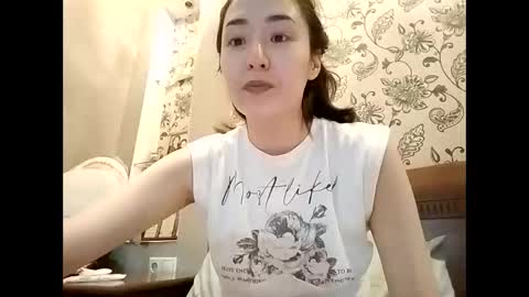 Snapshot of effy007 chatting on April 28, 2026, 4:23 pm Effy online show from April 28, 2026, 4:23 pm