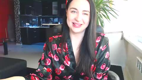 Effy online show from March 6, 2025, 11:47 am