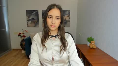 Snapshot of effy_royse chatting on June 18, 2026, 9:14 am Effy Royse online show from June 18, 2026, 9:14 am