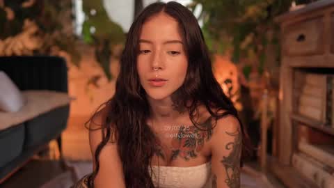 Effy online show from March 9, 2025, 10:52 pm