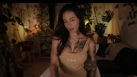 Snapshot of effylowell_ chatting on May 12, 2026, 1:03 am Effy online show from May 12, 2026, 1:03 am