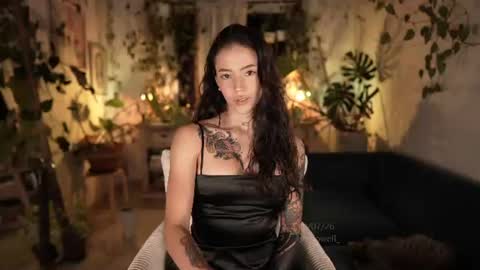 Snapshot of effylowell_ chatting on July 11, 2026, 12:57 am Effy online show from July 11, 2026, 12:57 am