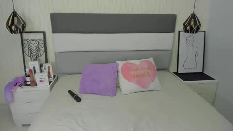 Snapshot of effystonnem chatting on February 3, 2025, 7:52 pm  E F F Y  online show from February 3, 2025, 7:52 pm