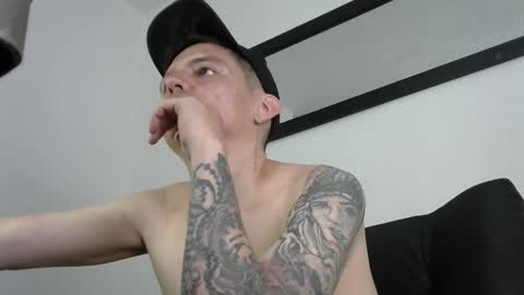 Snapshot of eider122 chatting on March 3, 2026, 1:23 am EIder online show from March 3, 2026, 1:23 am