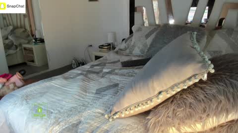 Snapshot of eileen_rose chatting on November 24, 2025, 4:29 pm Eileen Rose Milf online show from November 24, 2025, 4:29 pm